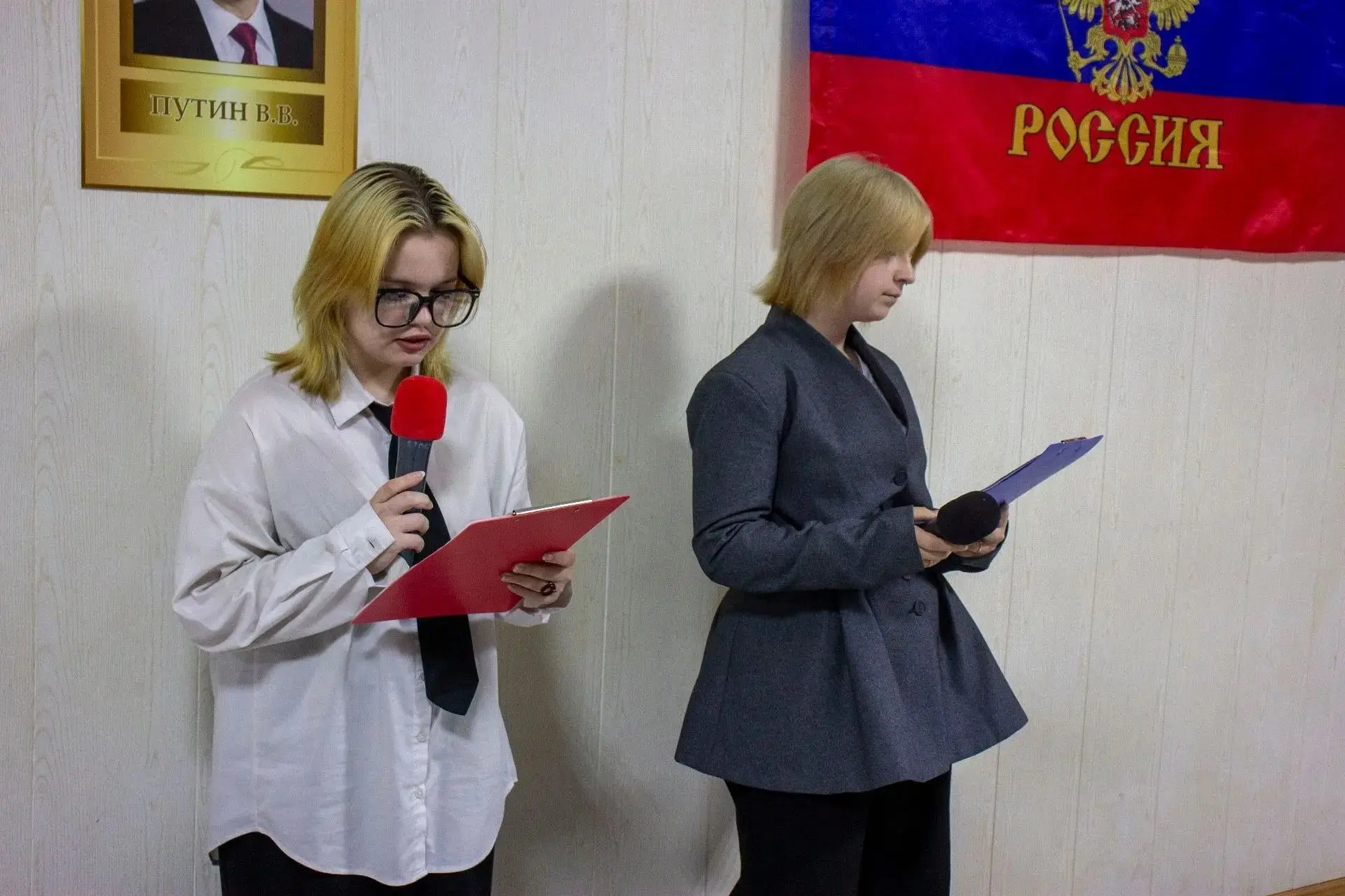 Церемония спуска Государственного флага Российской Федерации 29 мая завершила учебную неделю в Болхо
