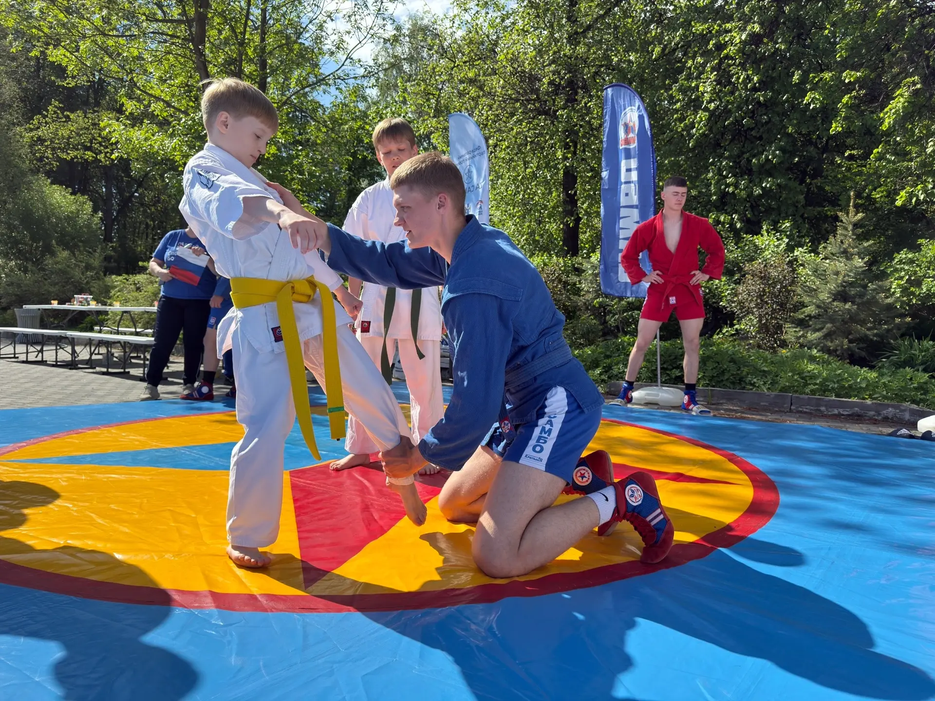 🎉 В День защиты детей Центр спортивной борьбы совместно с Новосибирской федерацией самбо провели бо