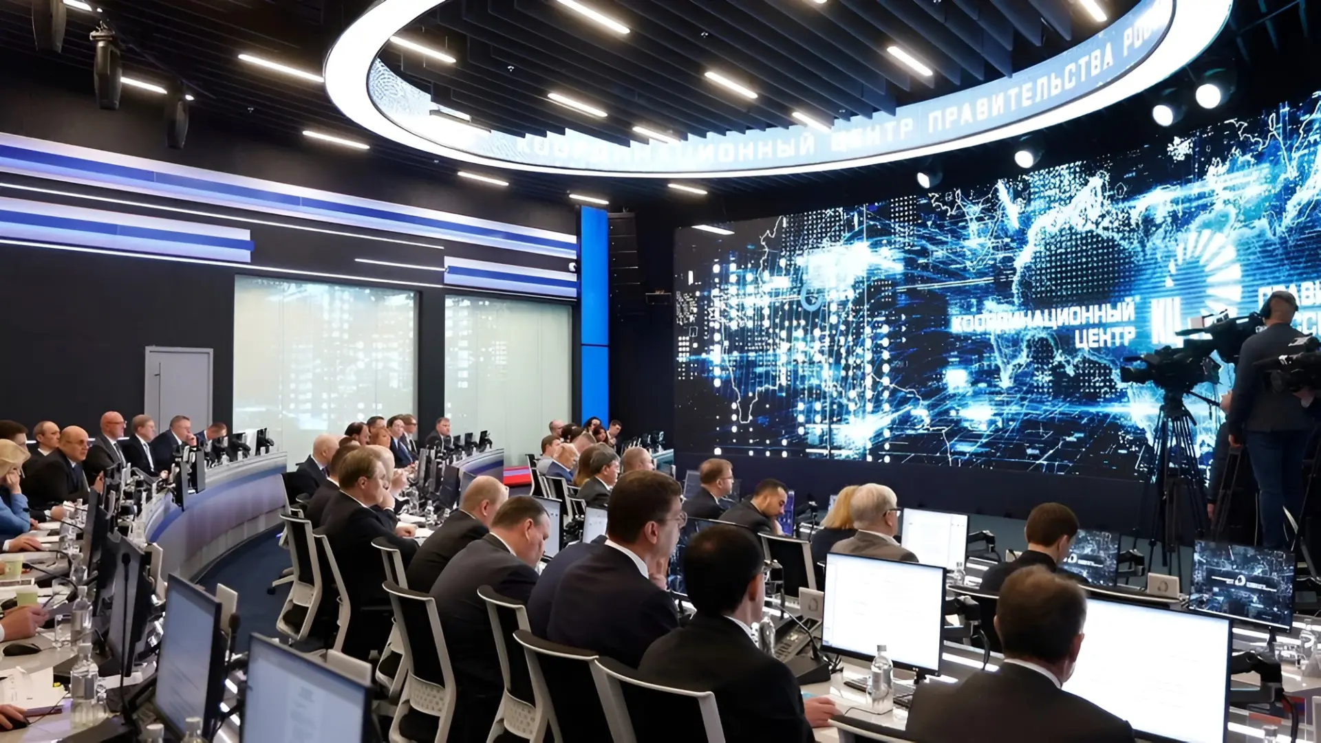 Министр строительства и ЖКХ РФ Ирек Файзуллин выступил на стратегической сессии Председателя Правите