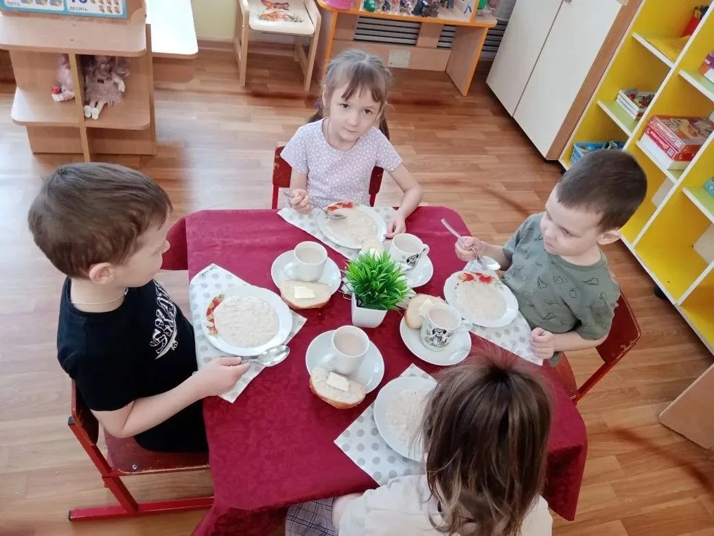 Правильное питание — залог здоровья и бодрости. Особенно важно это для дошкольников, которым необход