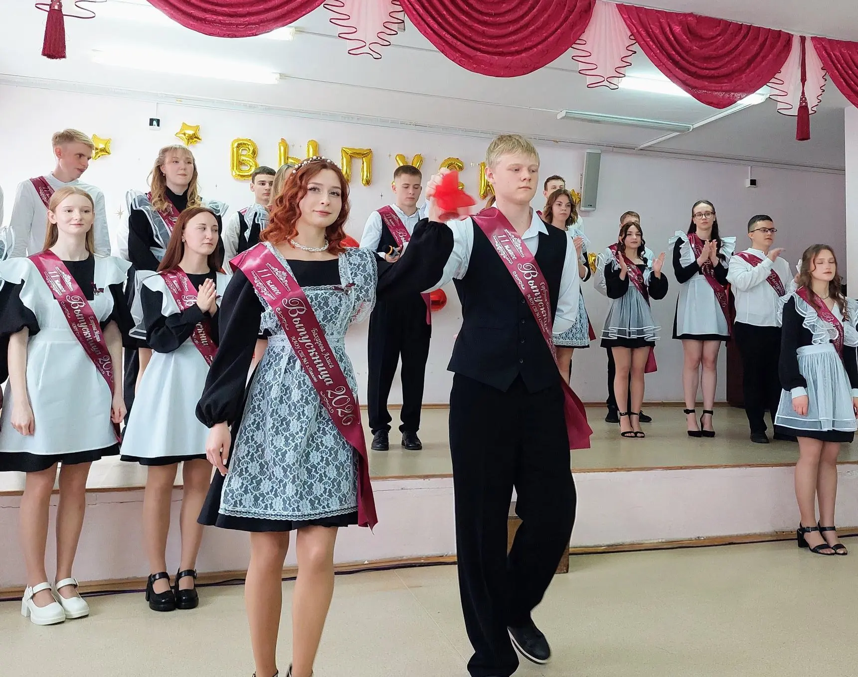🇷🇺 Последний звонок🔔🎶— волнительный и светлый праздник!

Сегодня в нашей школе прозвучал тот сам