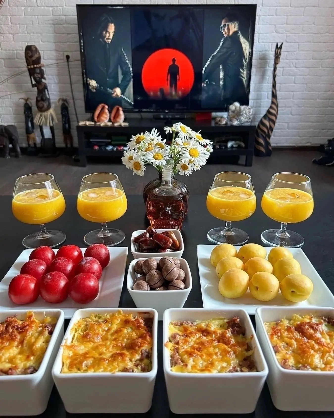 Запеканка из кабачков с фаршем🥩

Кабачки нарезаем тонко, не толще 2-3 мм, иначе не пропекутся. Обжа
