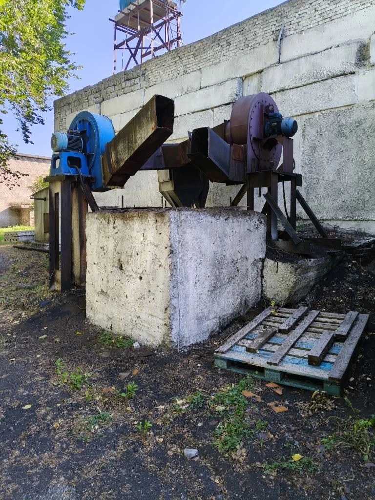 ИНФОРМАЦИЯ.
Продолжаются работы по замене дымовых труб на котельных с.Ивановка, с.Андреевка. В селе 