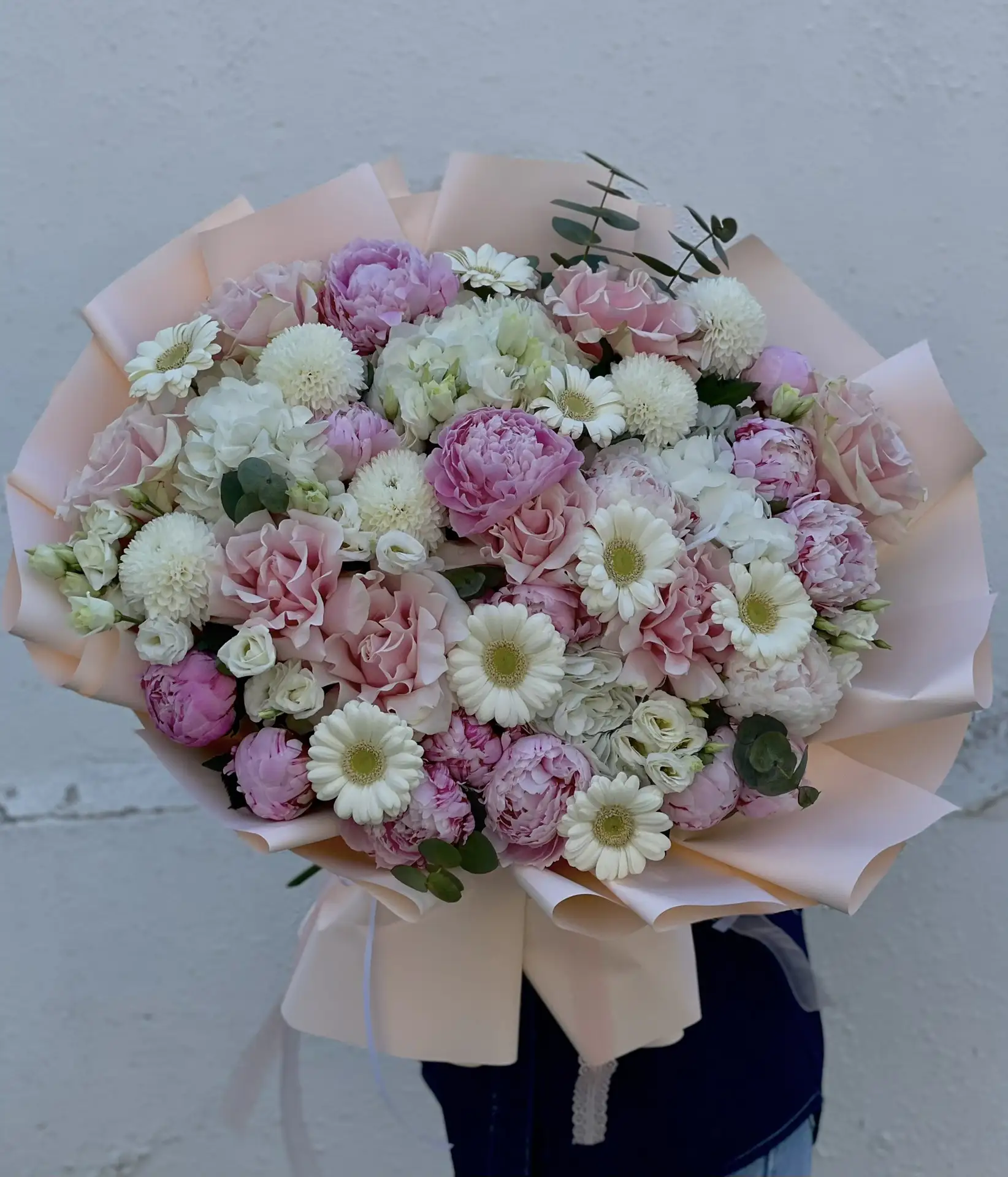 Особенный букет для особенного повода 😍 

Невероятно большой, нежный и очаровательный! 

Всегда рад