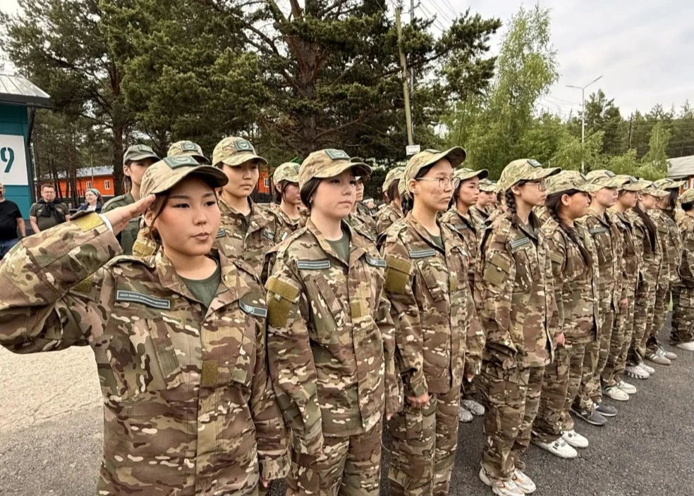 В Якутии стартовала военно-патриотическая смена «Время юных героев» от Центра «ВОИН»

На базе лагеря