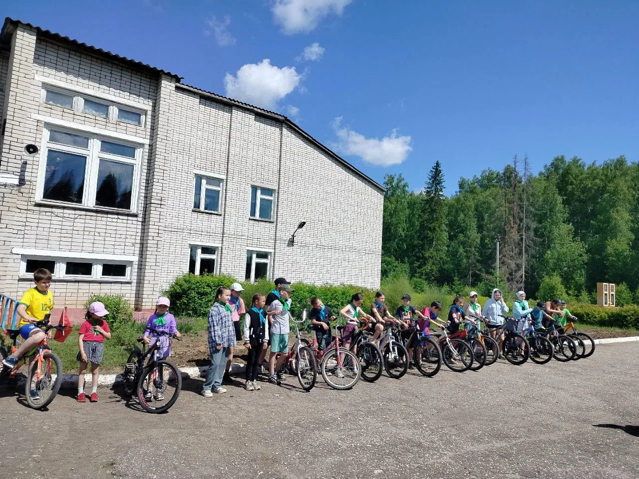 🚴‍♂️ Большое книжное приключение! Как мы покоряли километры и страницы книг 📚

 Что может быть луч
