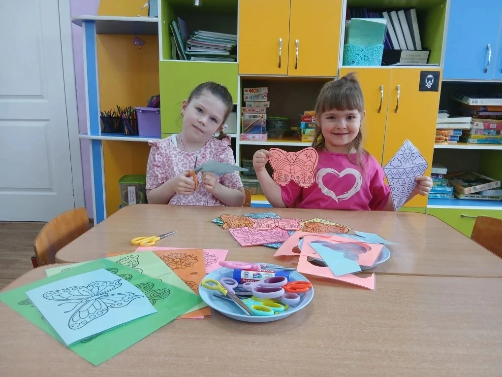 Творческая мастерская 🌸🦋"фестиваль бабочек и цветов"🦋🌸
На прошлой неделе, на прогулке, наши юные