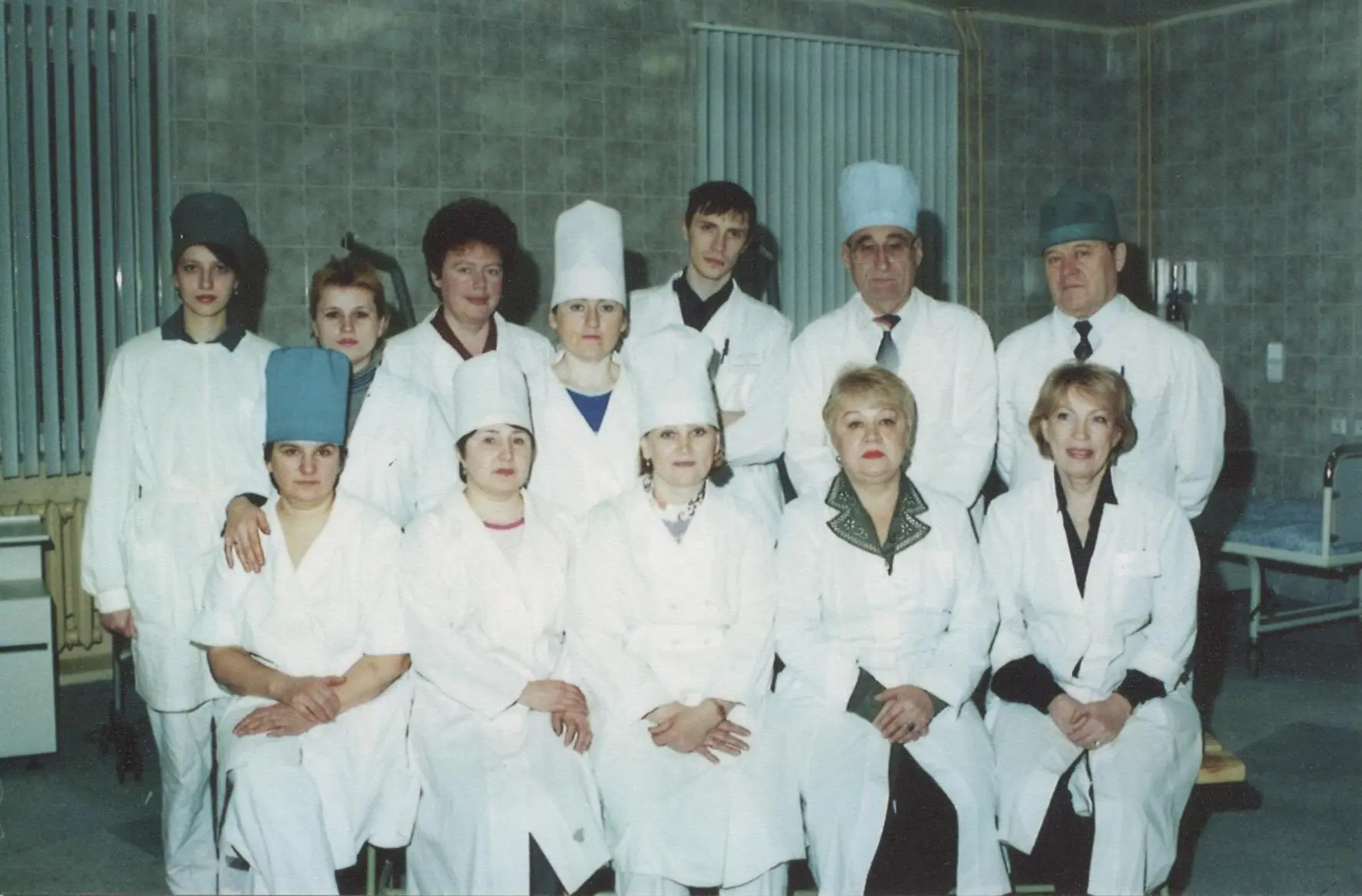 🏥 Представьте себе Смоленск конца 90-х. Эпоха перемен, вызовов и новых надежд. Именно в это время н