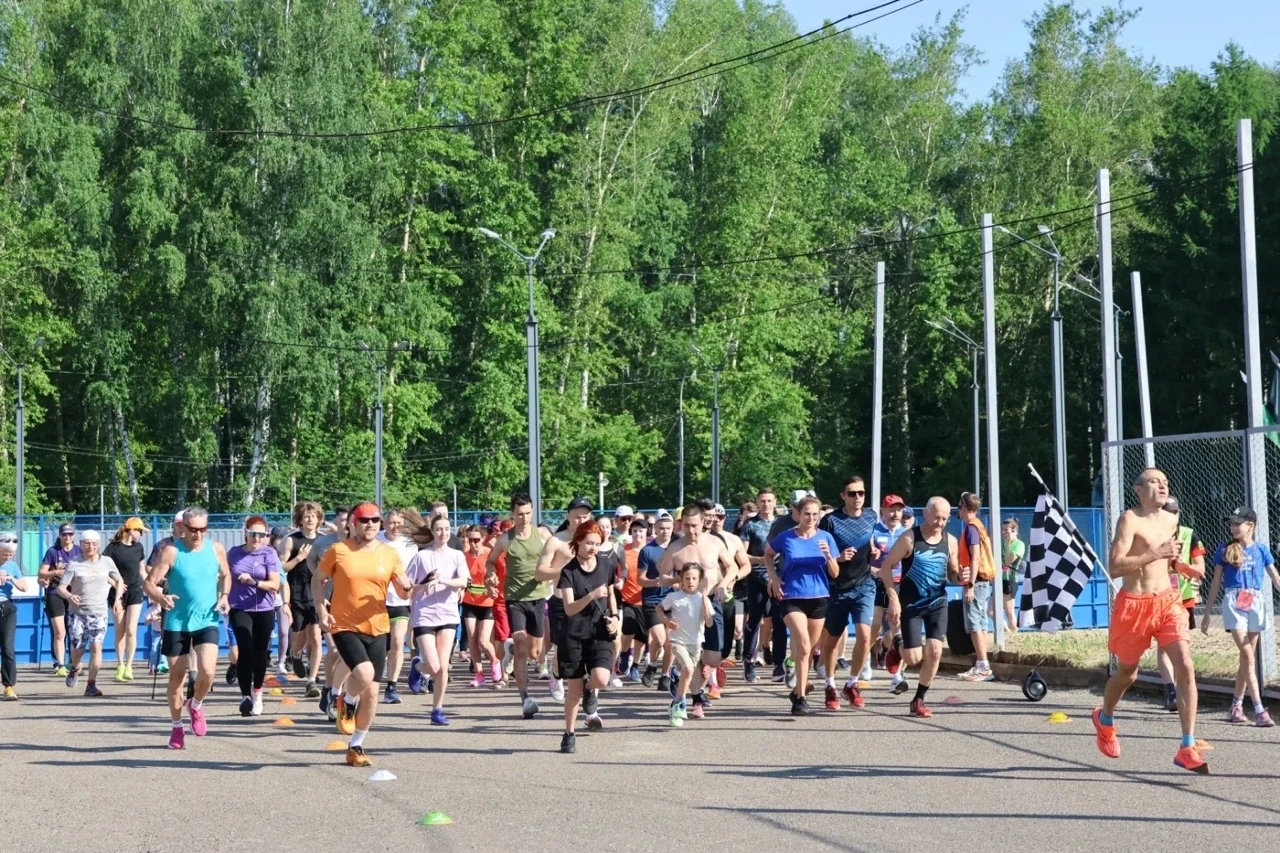 Утро! Солнце! 5 верст!
🏃‍♀🏃🏃‍♂🏃‍♀🏃🏃‍♂🏃‍♀🏃🏃‍♂
20 июня, суббота. 
🏃Если нет экзамена- бежим 