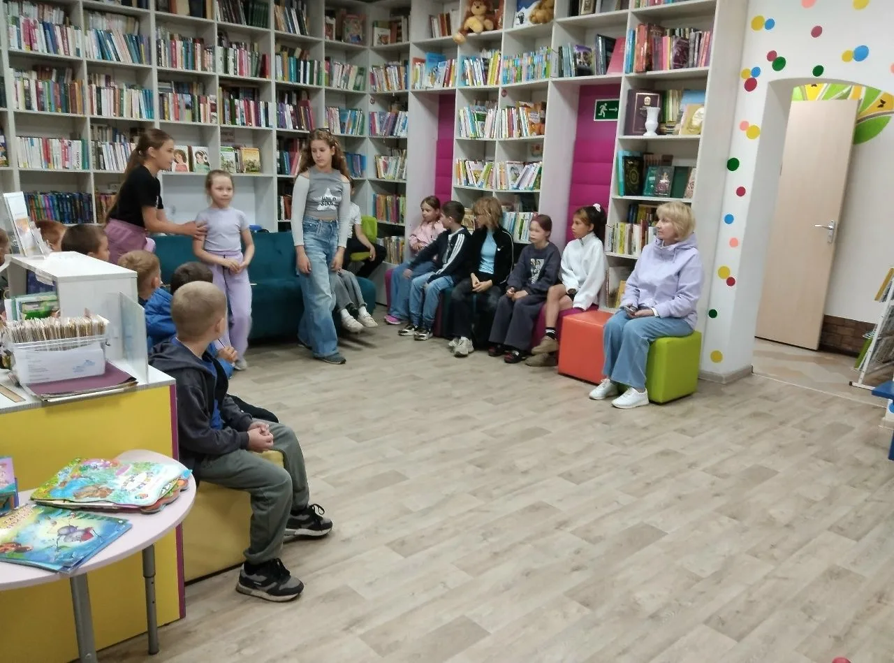 "Мы олимпионики!"👏
Несмотря на пасмурную погоду и дождик, в Библиополисе жизнь кипит 🎉Сегодня наш 