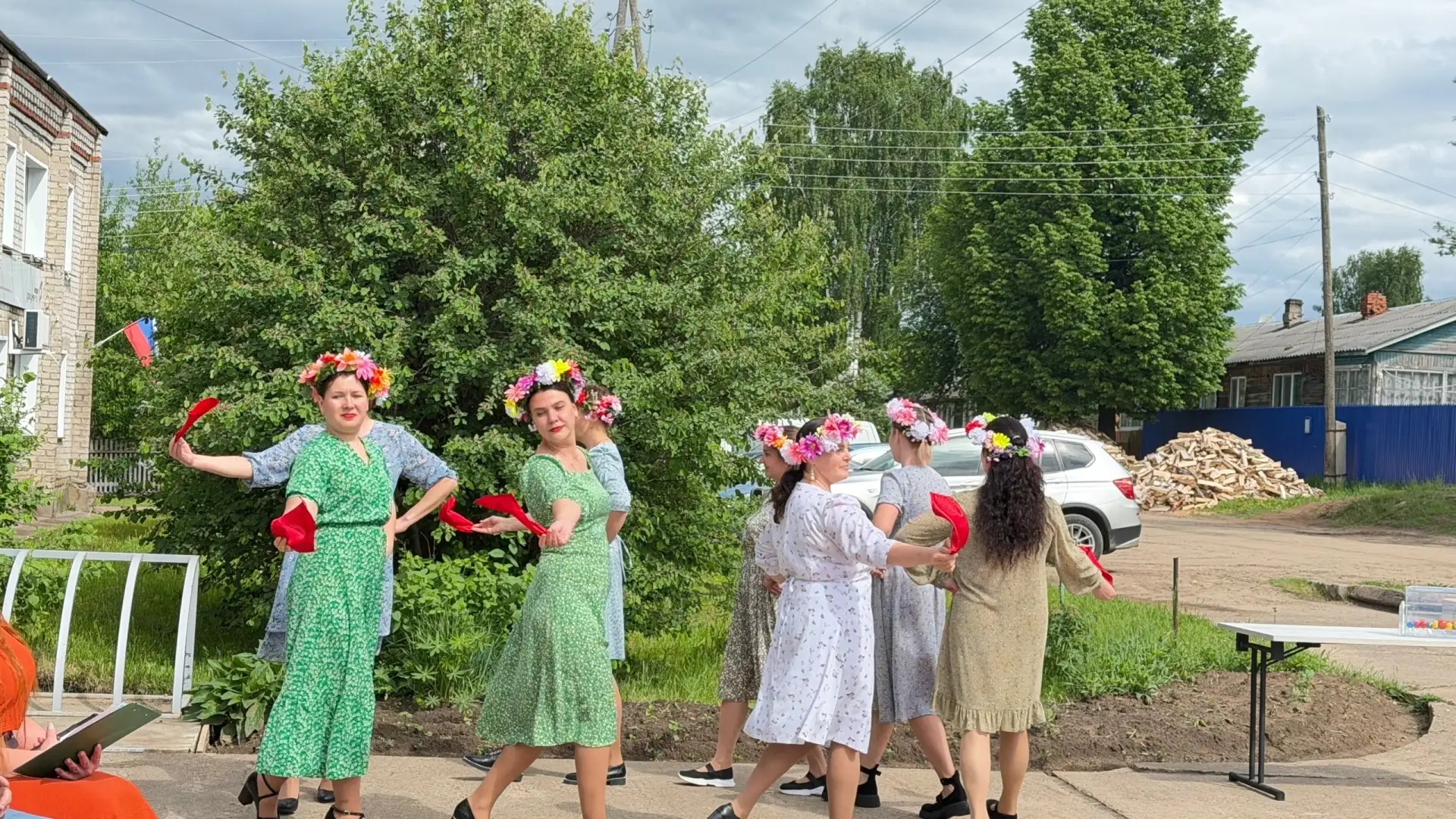 В общероссийский день библиотек состоялось открытие летнего сезона в литературном сквере📚