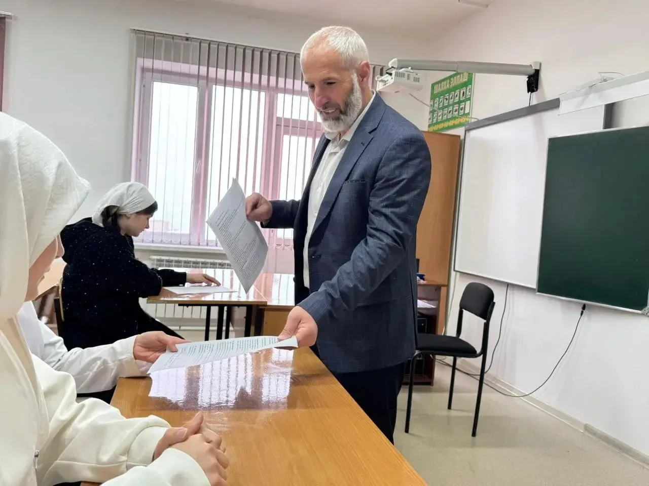 Классный руководитель 9 "А" класса, Магамедов И.И., организовал и провёл для своих учеников классный