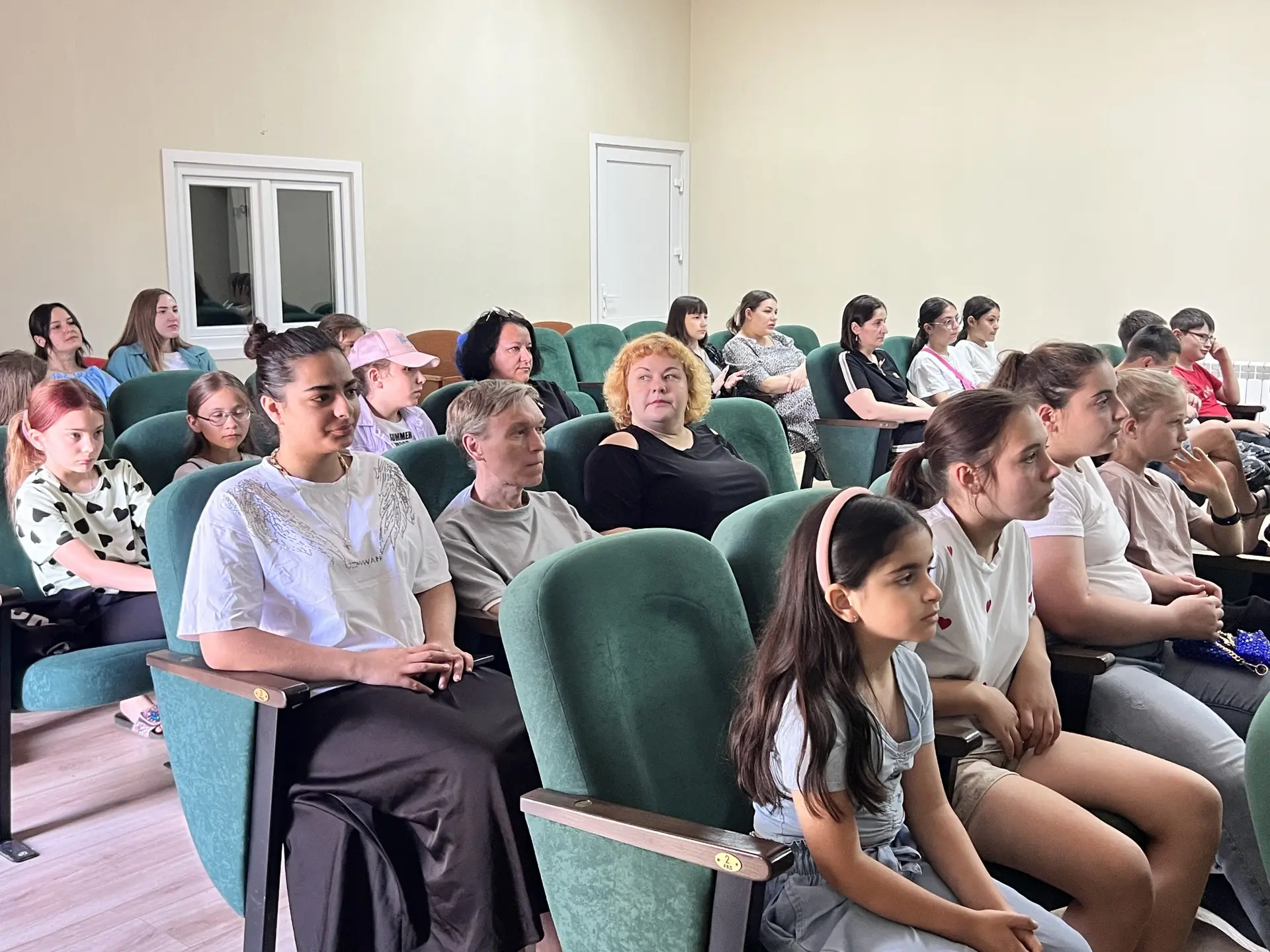 Отчёт о посещении концерта 🎉

Сегодня, 10 июня, наши ребята побывали на замечательном концерте музы