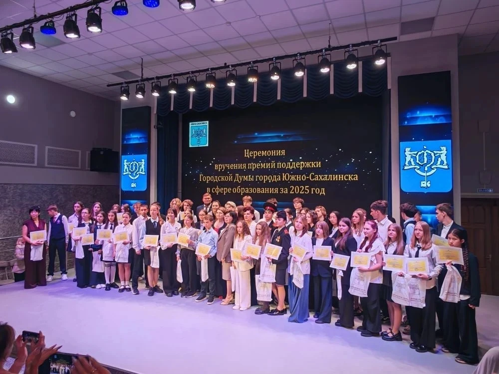 Гордость школы 🏆

Сегодня в Гимназии №2 состоялась торжественная церемония вручения премии Городско
