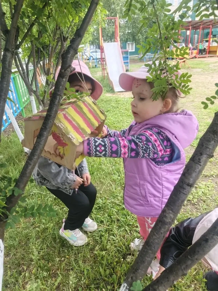 «Пернатые друзья»

🐦✨Сегодня в нашем детском саду прошёл познавательный день, посвящённый миру птиц