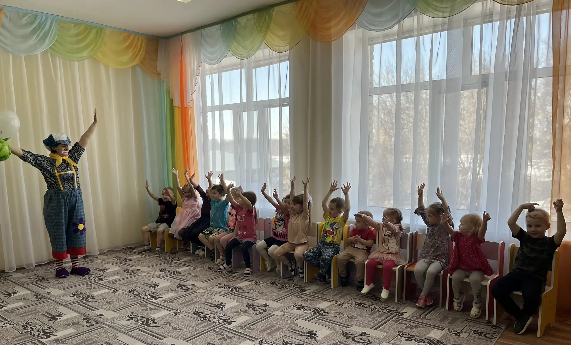 День смеха в детском саду🎉

Доброй традицией в нашем детском саду стало отмечать - День смеха🤪😎

