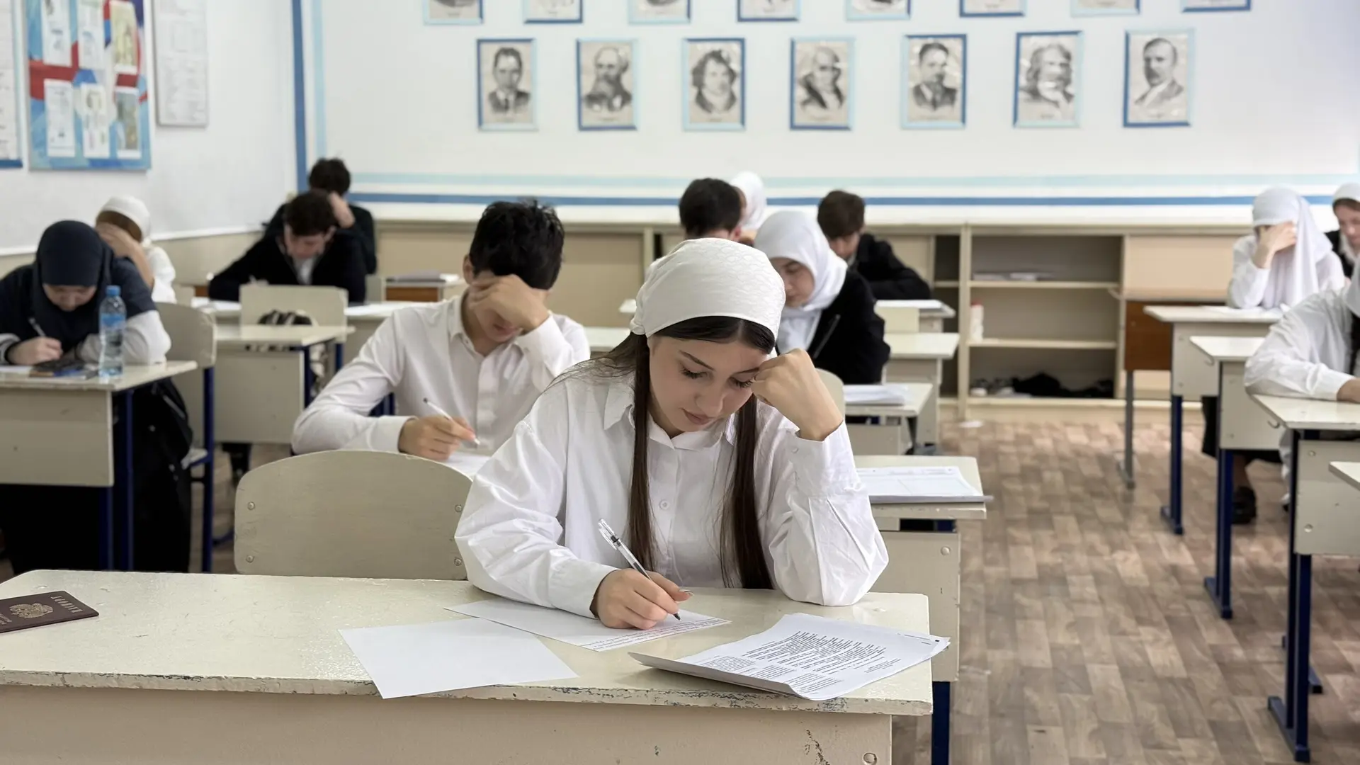 8 апреля девятиклассники нашей гимназии приняли участие в пробном экзамене по русскому языку. Меропр