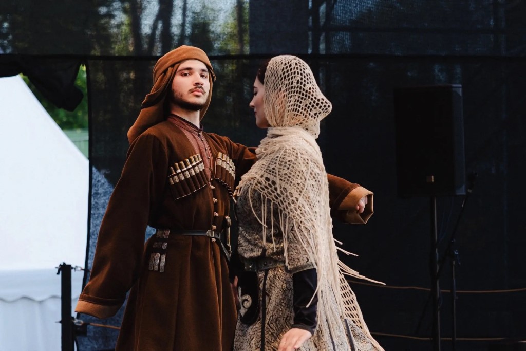 Фото