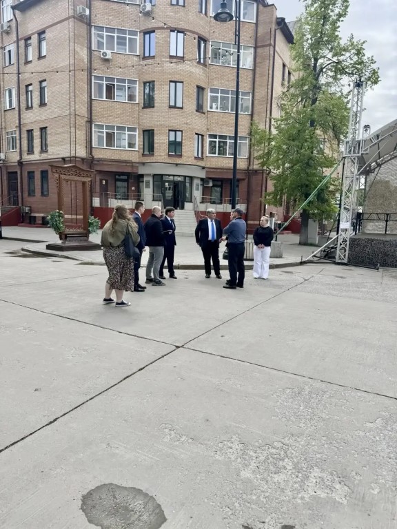 Фото