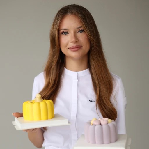 Предзапись на курсы Cake School — канал в мессенджере MAX