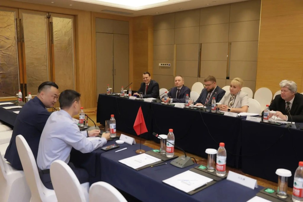 Фото