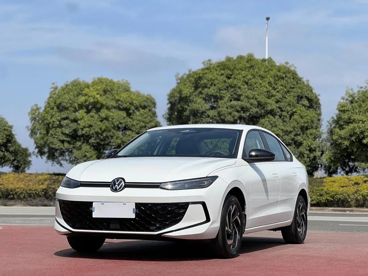 Volkswagen Lavida Pro 1.5 AT 2026 2WD 110 л.c.