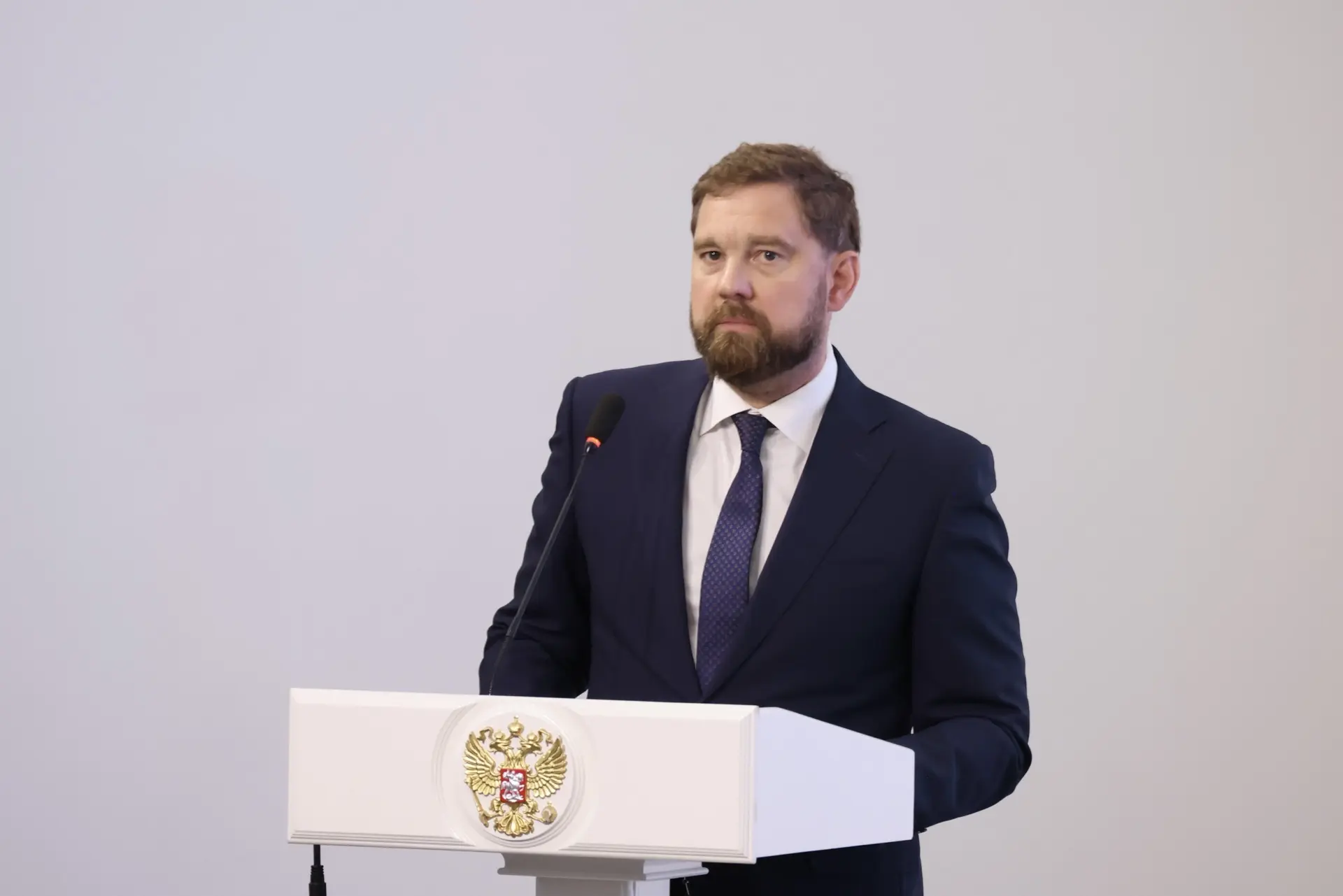 Принял участие в пленарной дискуссии конференции «Единство народов — Сила России!».