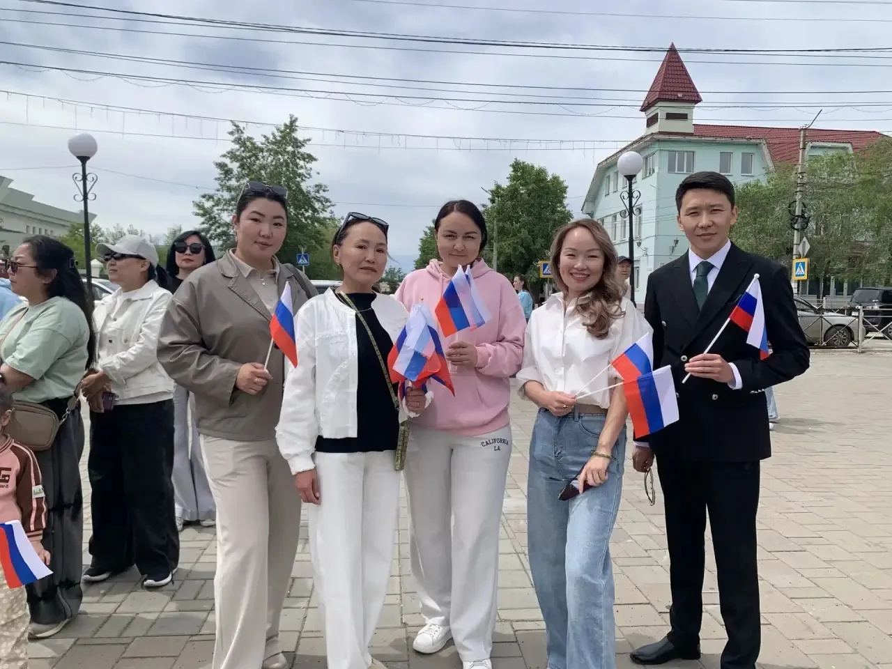 🇷🇺День России. 

В честь Дня России 🇷🇺 на центральной площади поселка Агинское состоялся традици