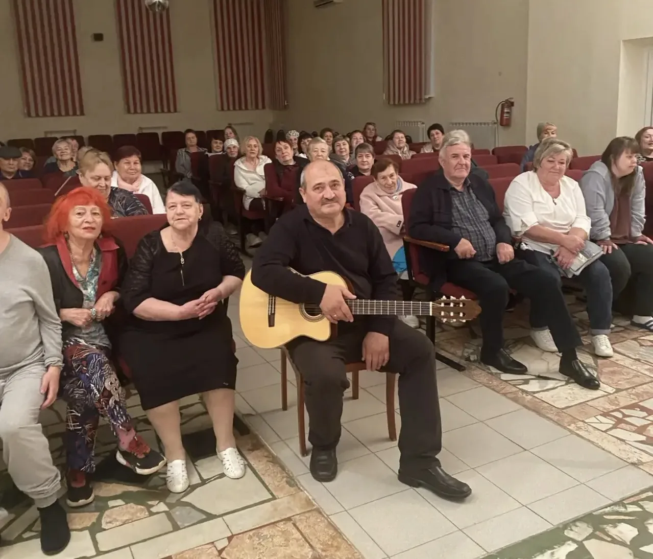 🎸В санатории им. В. В. Володарского состоялась музыкальная гостиная солиста Дома народ...