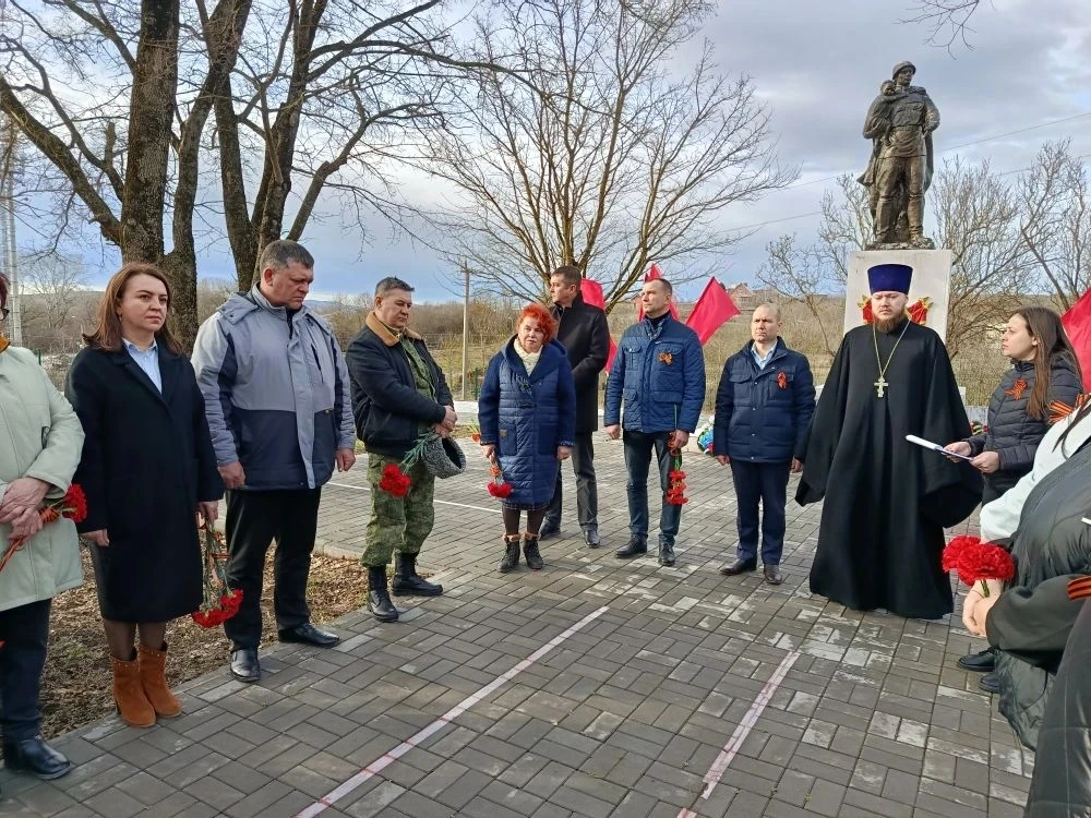 Приняли участие в торжественно-траурном мероприятии, посвященном 83-й годовщине освобождения станицы