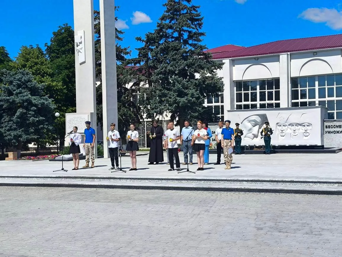 22 июня — День памяти и скорби - Начало Великой Отечественной войны 
22 июня — одна из самых трагиче