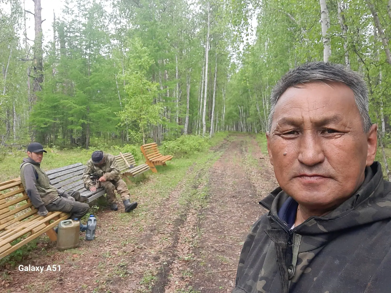 Бүгүн Бор алааһыгар парковка буолуохтаах сири уонна Анюта аллеятын хаппыт мастарын кэрт...