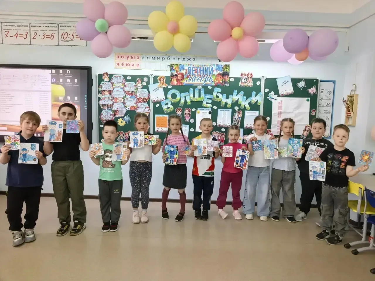 🎨 Творчество и безопасность: наш самый младший отряд рисует ПДД!
В нашем лагере царит настоящая тво