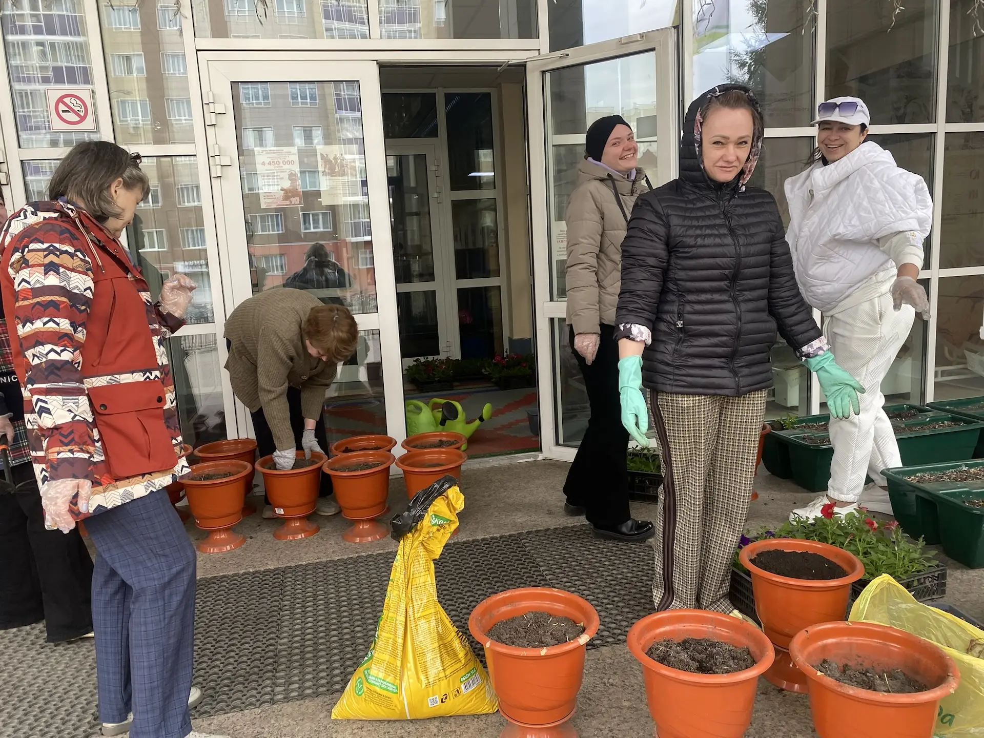 🌷🥀Старт проекта «Цвети, наш школьный двор». 🤝🔥Сегодня педагогический коллектив нашей школы принял ак