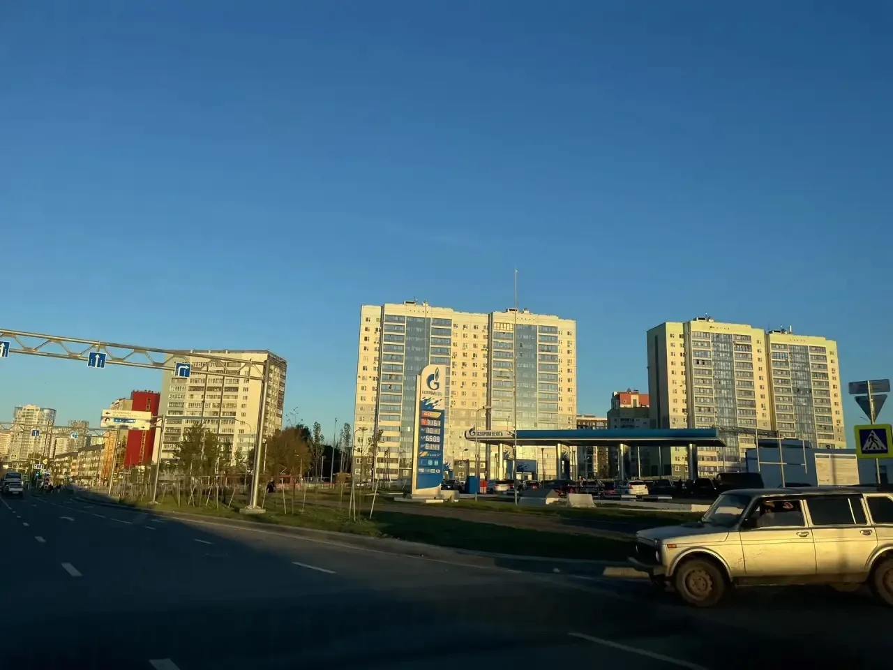 ⚠️Газпром шоссе Космонавтов 59 - весь бензин, очередь у колонок⚠️