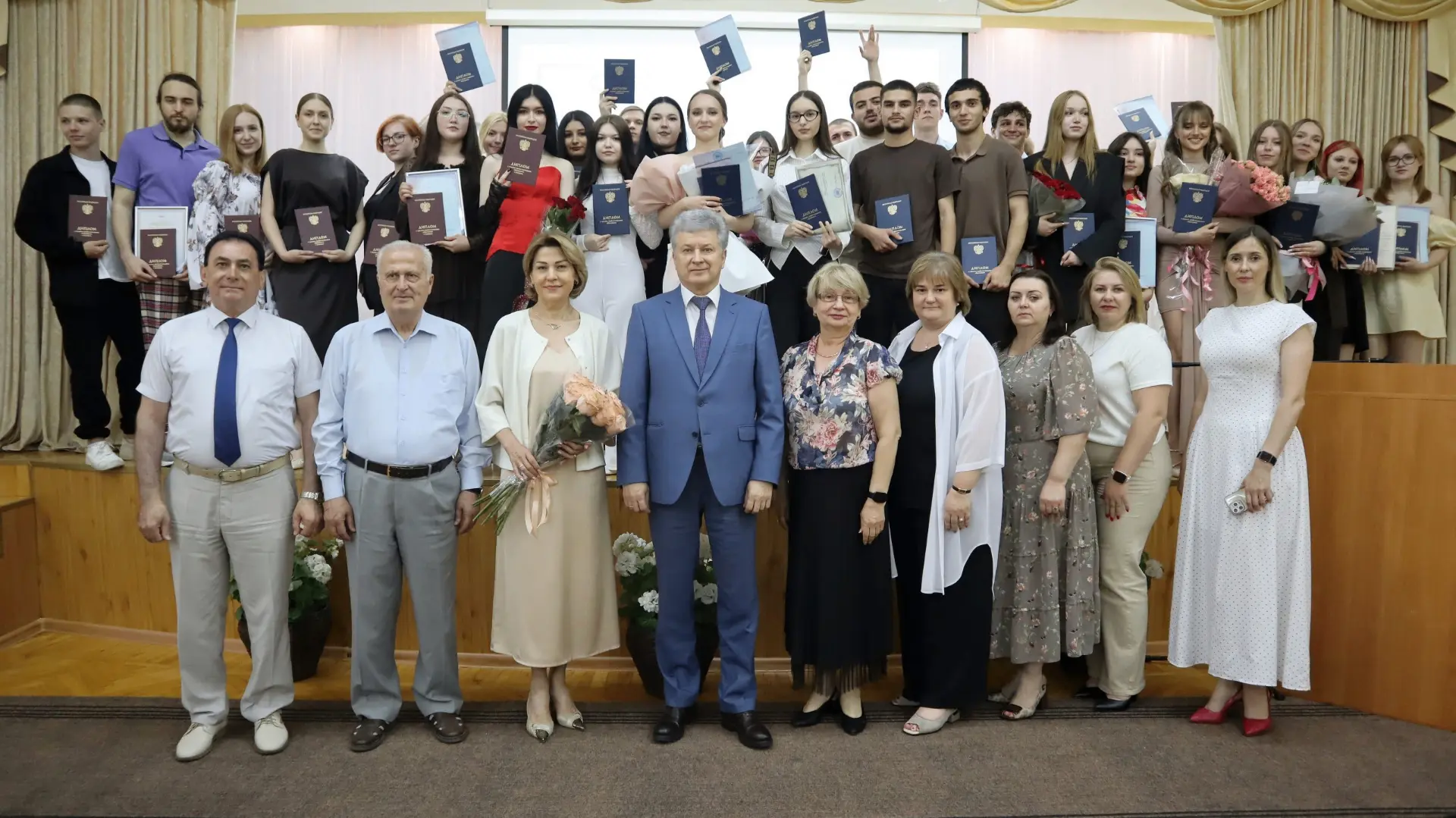 Старт во взрослую жизнь: выпускникам факультета среднего профессионального образования ...