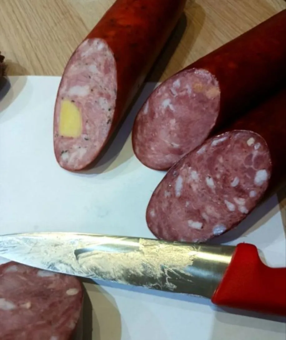 Настоящая колбаса.