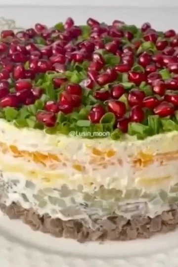 СЛОЕНЫЙ САЛАТ С ГОВЯДИНОЙ