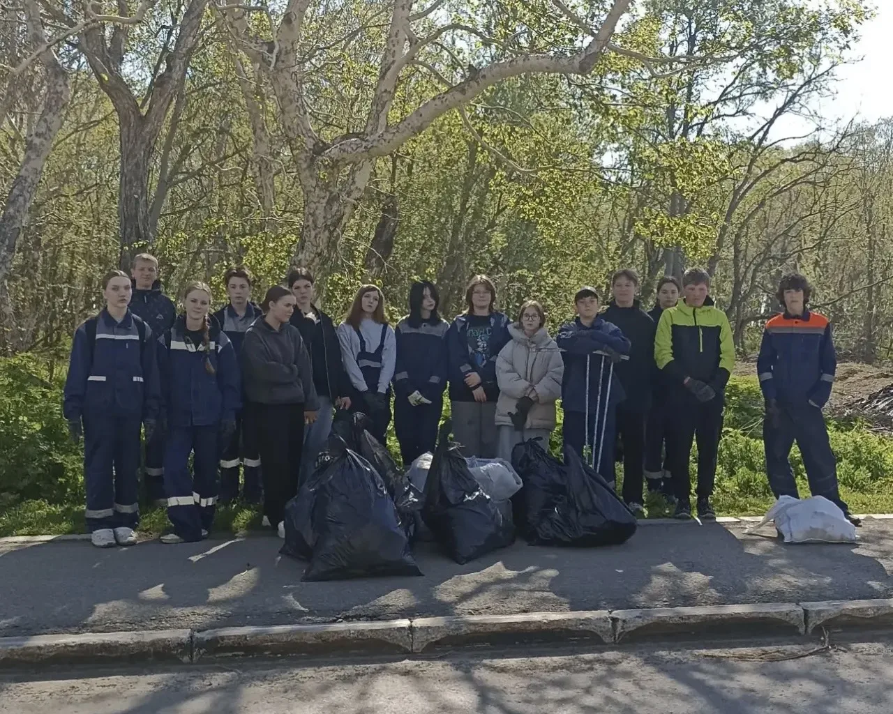 ☀️ ПОДРОСТКИ ВИЛЮЧИНСКА ПРОВОДЯТ ЛЕТО С ПОЛЬЗОЙ

Для многих подростков лето — это время отдыха, новы