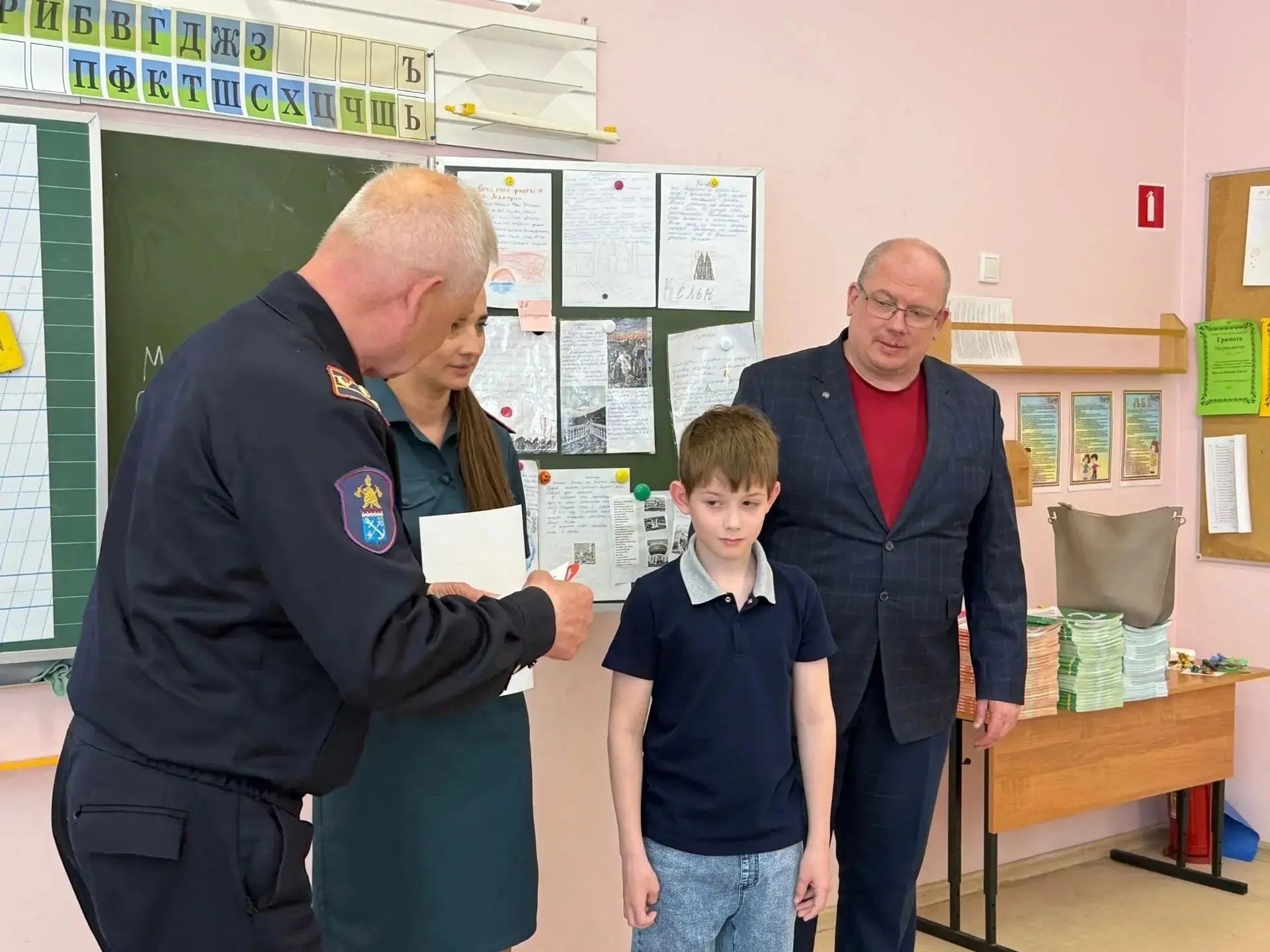 🔥 ВНИМАНИЕ: У нас растёт настоящий победитель!  В детском творчестве часто затрагивают серьёзные тем