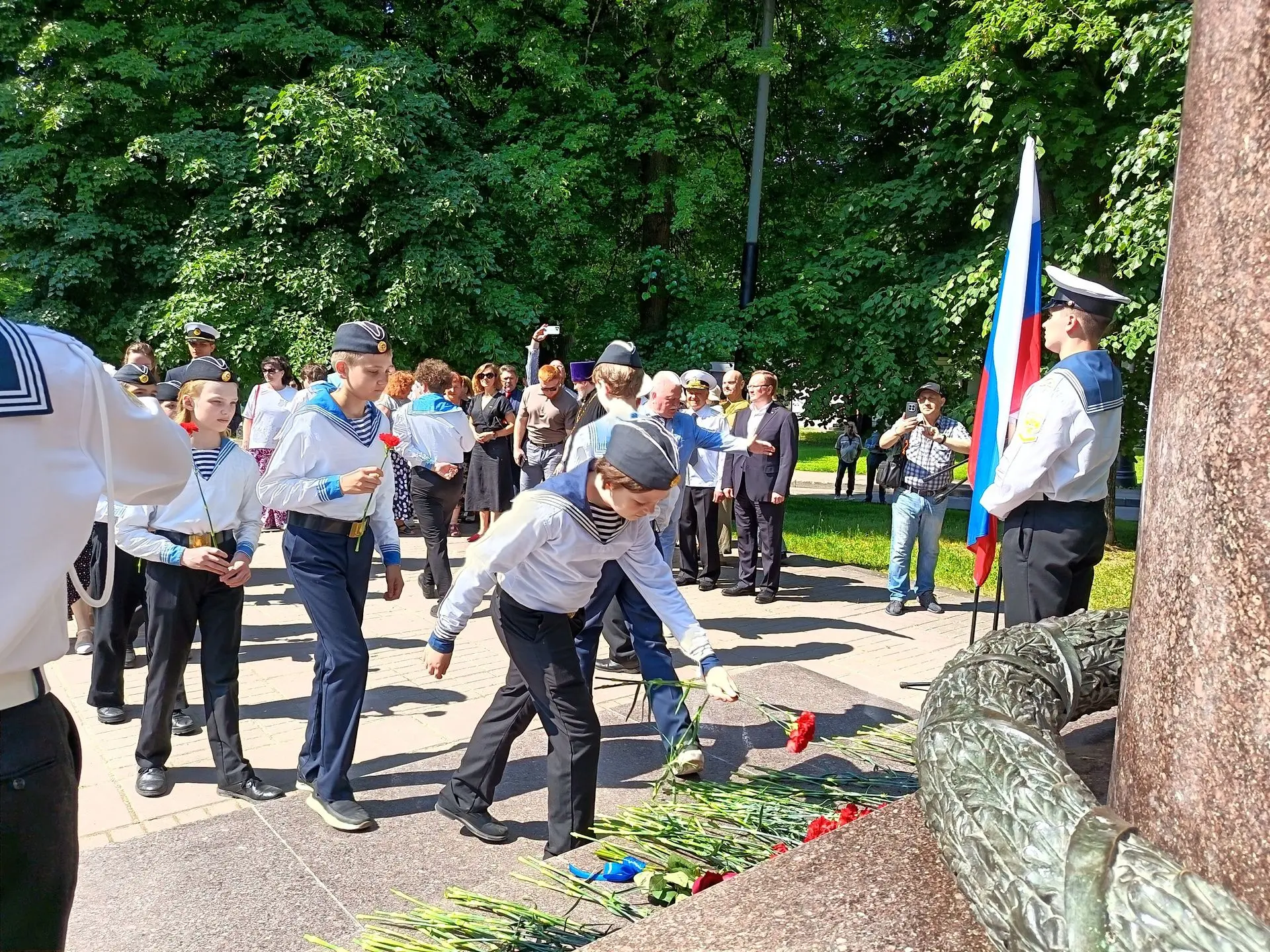 ⚓️Юные моряки Дворца пионеров на торжественном сборе ко дню рождения Петра I

9 июня юные моряки Мос