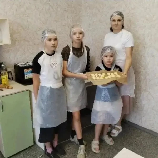 «Учебная кухня» помогает освоить кулинарные навыки получателям услуг соцобслуживания