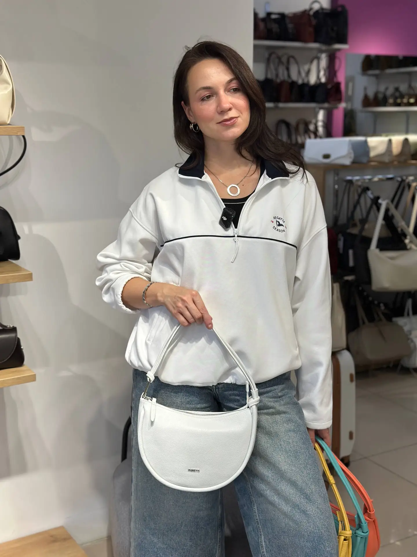 ⚡️НОВИНКА⚡️

Компактная сумка FABRETTI в нежных конфетных оттенках из натуральной кожи 
 
Цена: 11.5