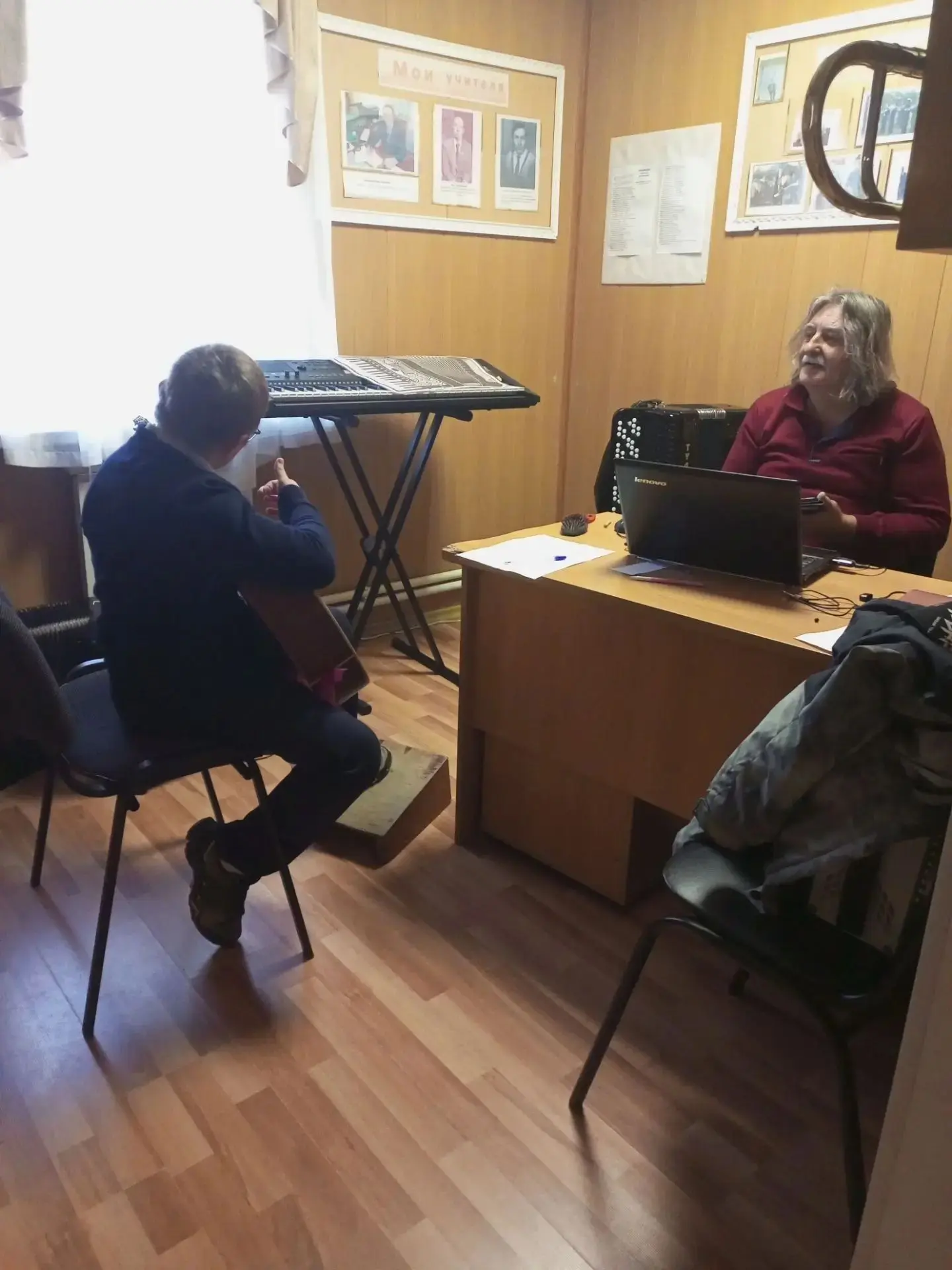 Осень — это не только про плед и кофе. Для тех, кто слышит музыку внутри, осень звучит ...