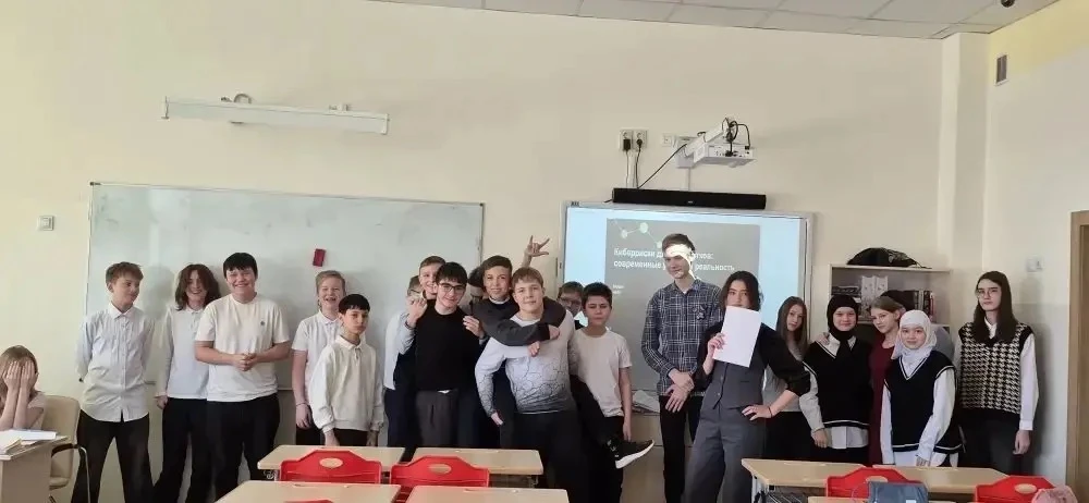 «Школьная Республика»: Безопасная среда   Главная идея «Школьной Республики» -принцип «равный -равно