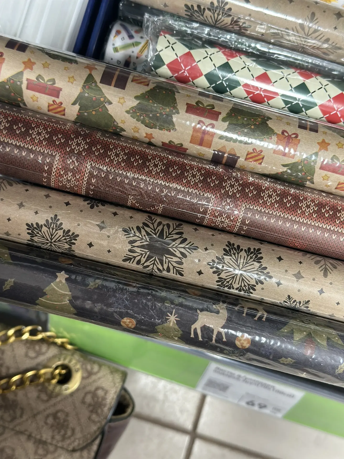 Ещё упаковочная бумага посмотрите, какая 😍