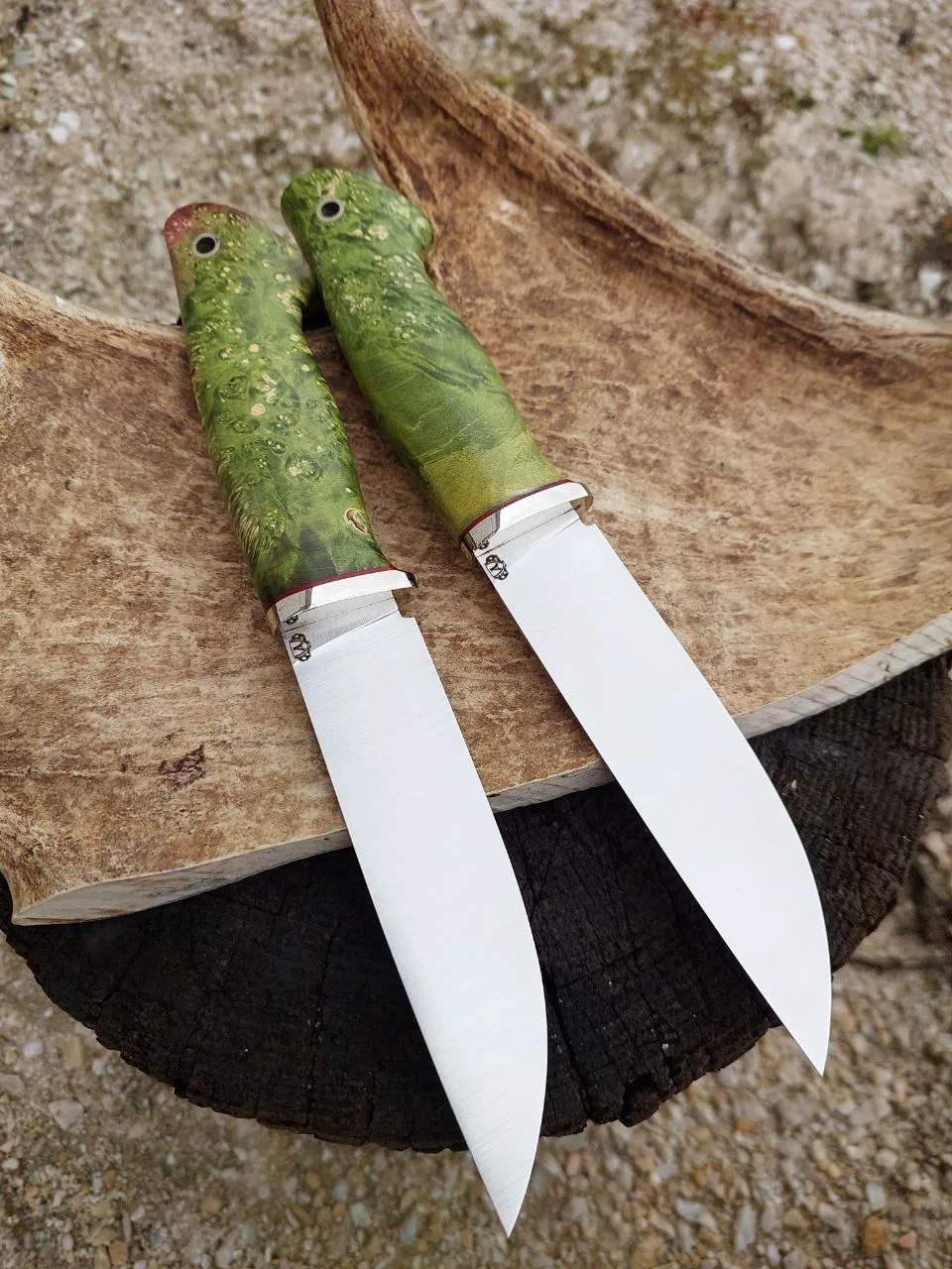 В продаже нож Иртыш из стали Elmax 
Рукоять-кап клена
Цена: 11.500₽👌🔥
Ттх: 135/31/2.5мм
Ножны в ко