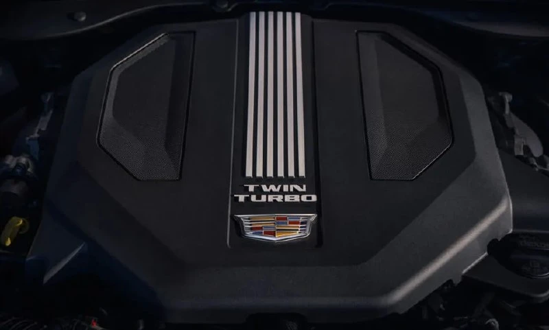 GM возвращает ставку на бензиновые Cadillac — компания пересмотрела стратегию электрифи...