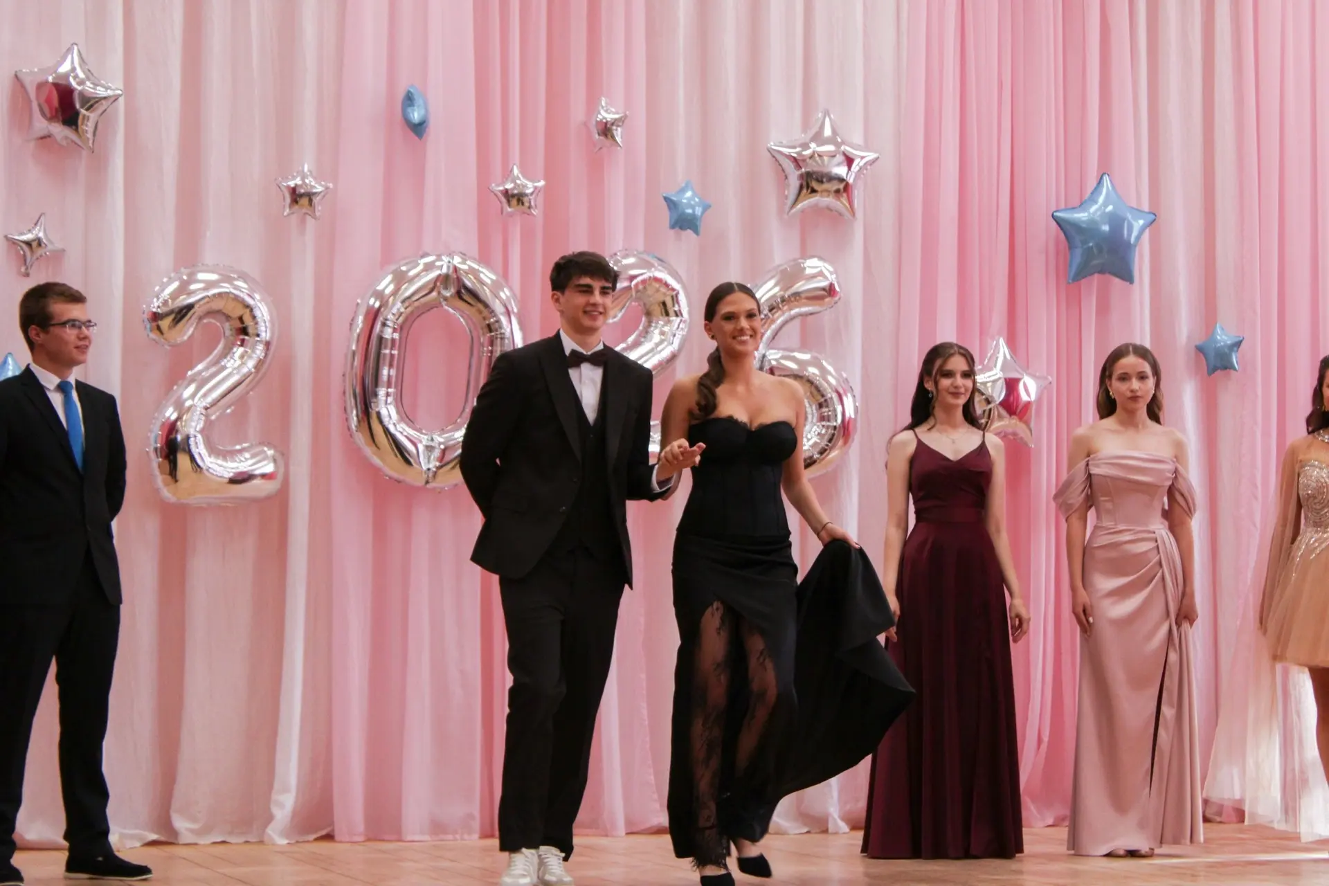 ✨Сегодня в #лучшая37 состоялся один из самых трогательных и долгожданных праздников – Выпускной вече