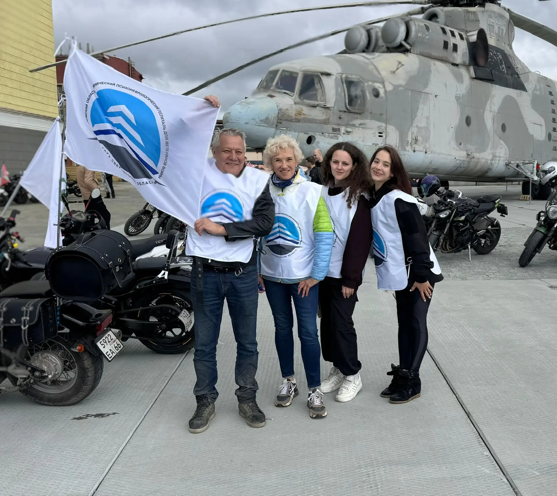🏍️ 👏🏻 Сегодня Свердловский госпитальдля ветеранов войн участвует в колонне медиков-б...